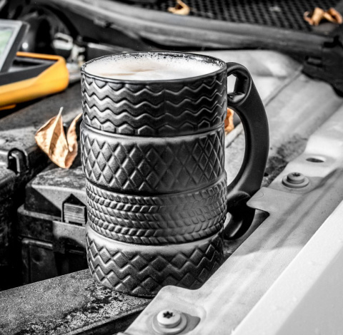 Kubek opony z kluczem